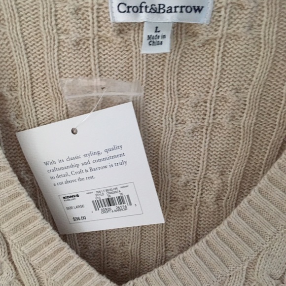 🌟NWT Beige Classic Cotton Cable, V-neck Sweater - Picture 4 of 6